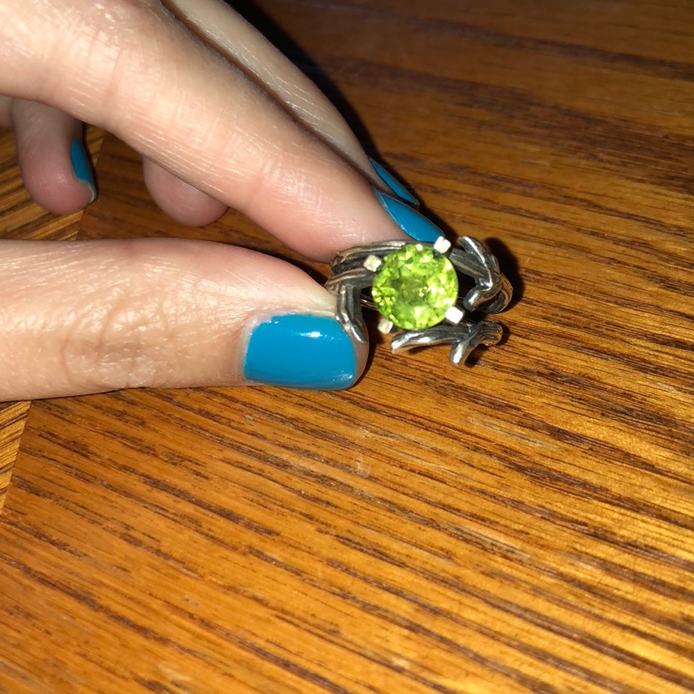 NWOT Artisan sterling silver peridot twig ring - Picture 3 of 6
